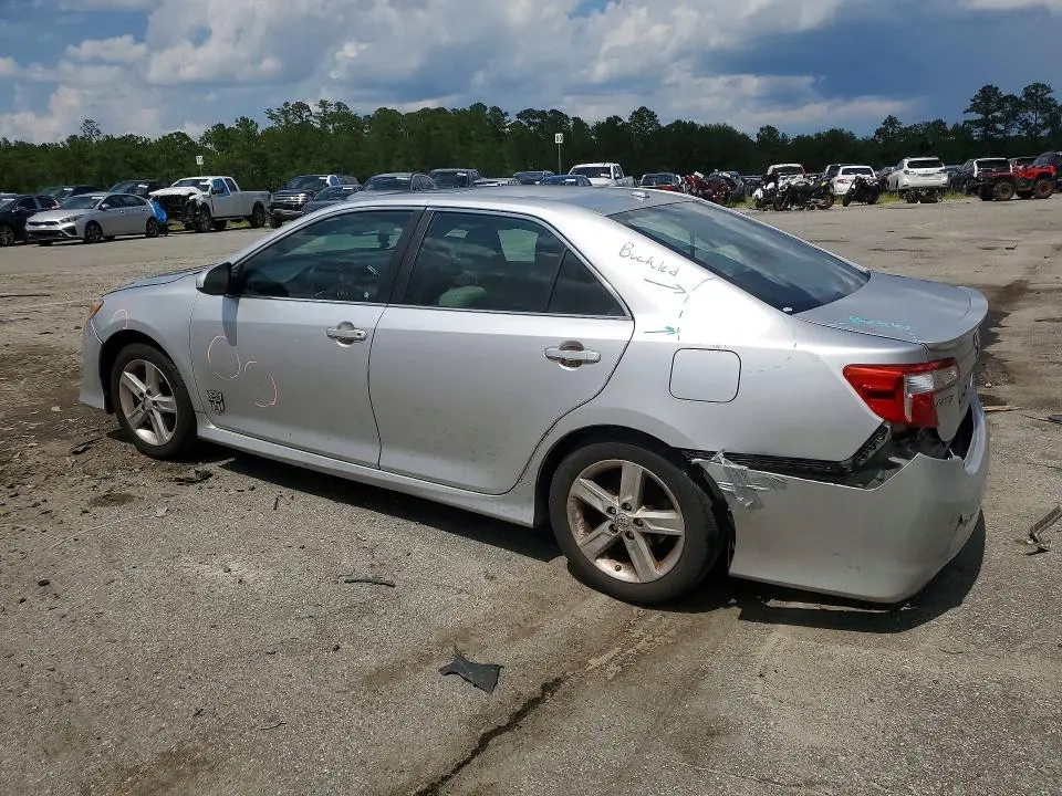 2014 TOYOTA CAMRY SE  