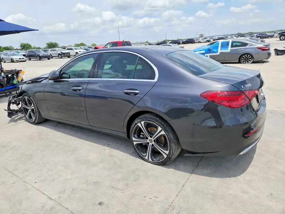 2025 MERCEDES-BENZ C 300  