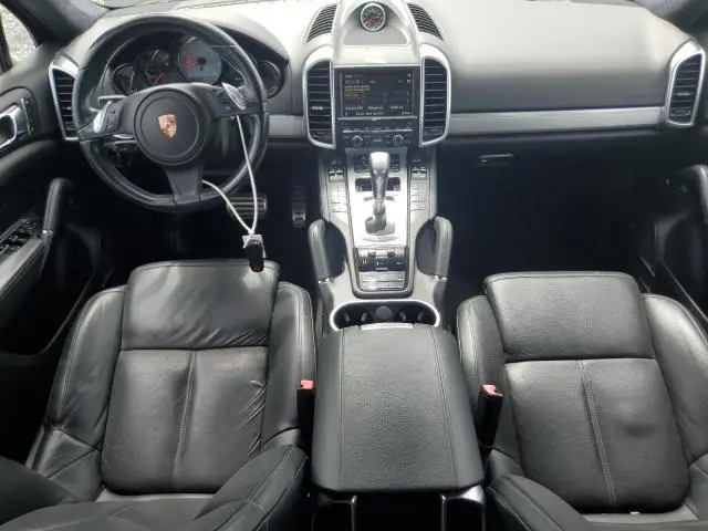 2013 PORSCHE CAYENNE GTS  