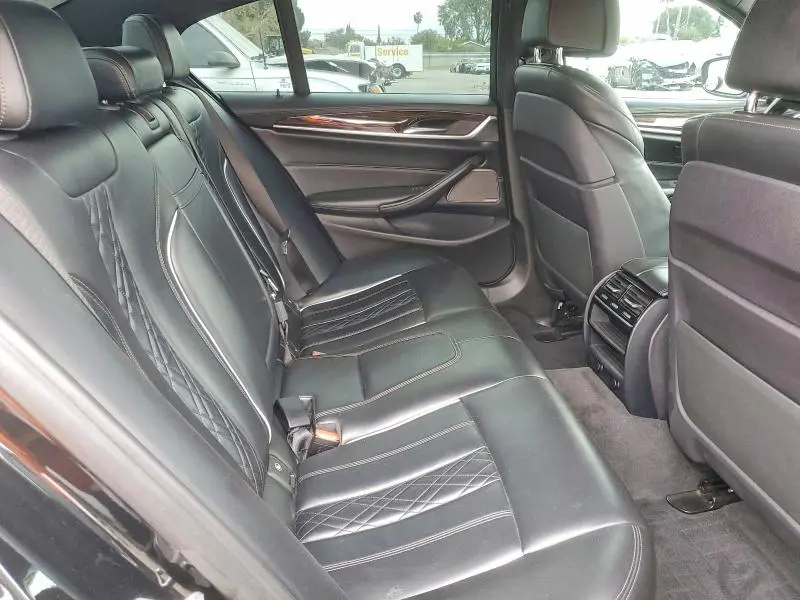 2018 BMW 530XE   