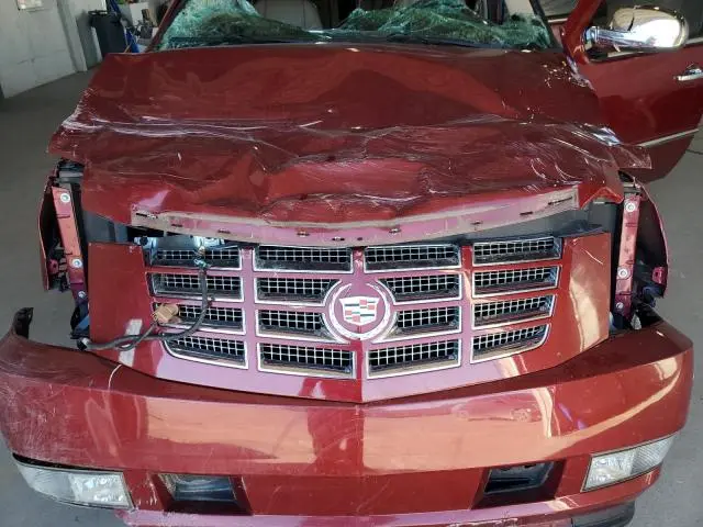 2010 CADILLAC ESCALADE