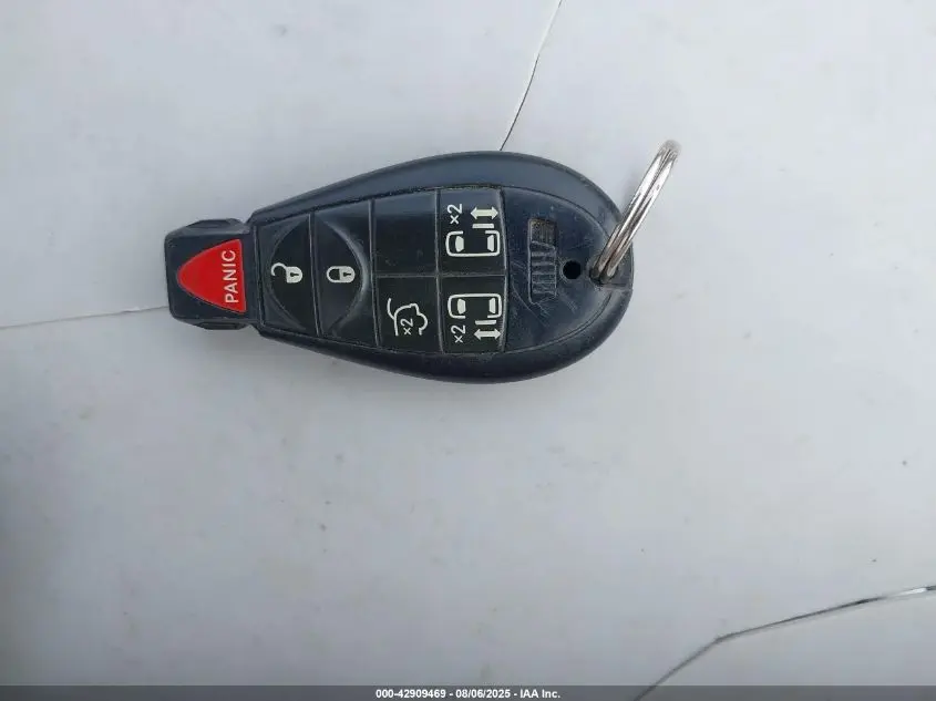 2010 CHRYSLER TOWN & COUNTRY TOURING