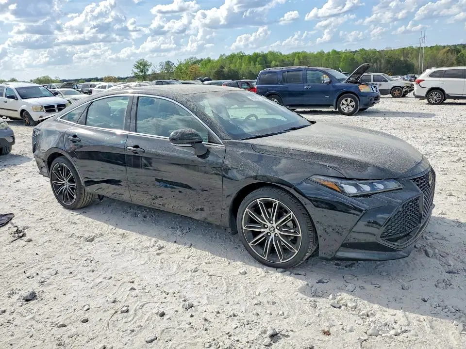 2020 TOYOTA AVALON XSE  