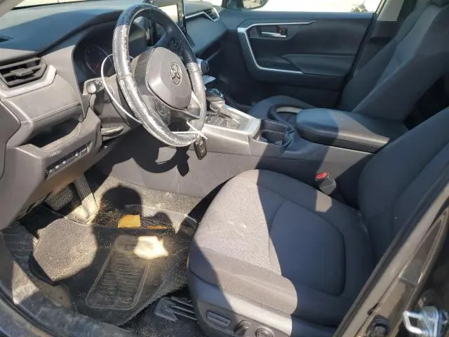 2019 TOYOTA RAV4 XLE  
