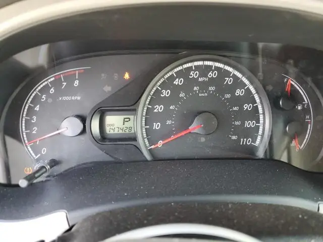 2013 TOYOTA SIENNA LE  
