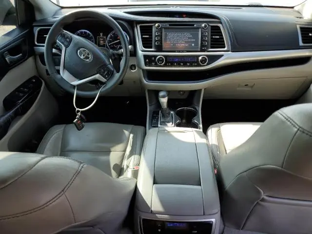 2016 TOYOTA HIGHLANDER XLE  
