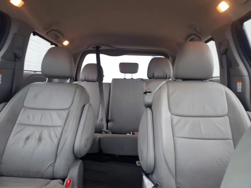 2018 TOYOTA SIENNA XLE 8-PASSENGER  