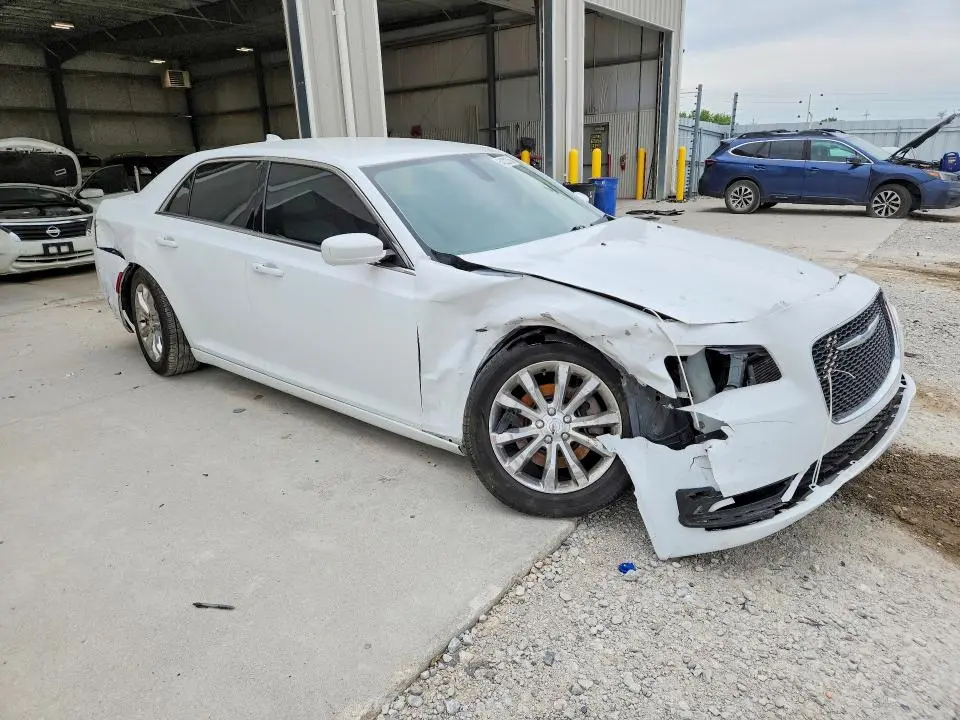 2017 CHRYSLER 300 LIMITED  