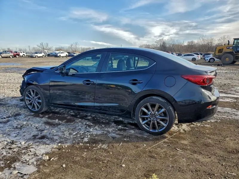 2018 MAZDA 3 TOURING  
