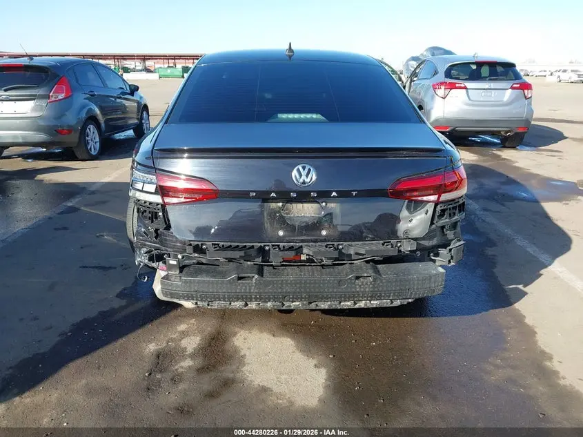 2020 VOLKSWAGEN PASSAT 2.0T R-LINE