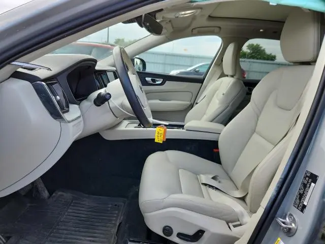 2024 VOLVO XC60 PLUS  