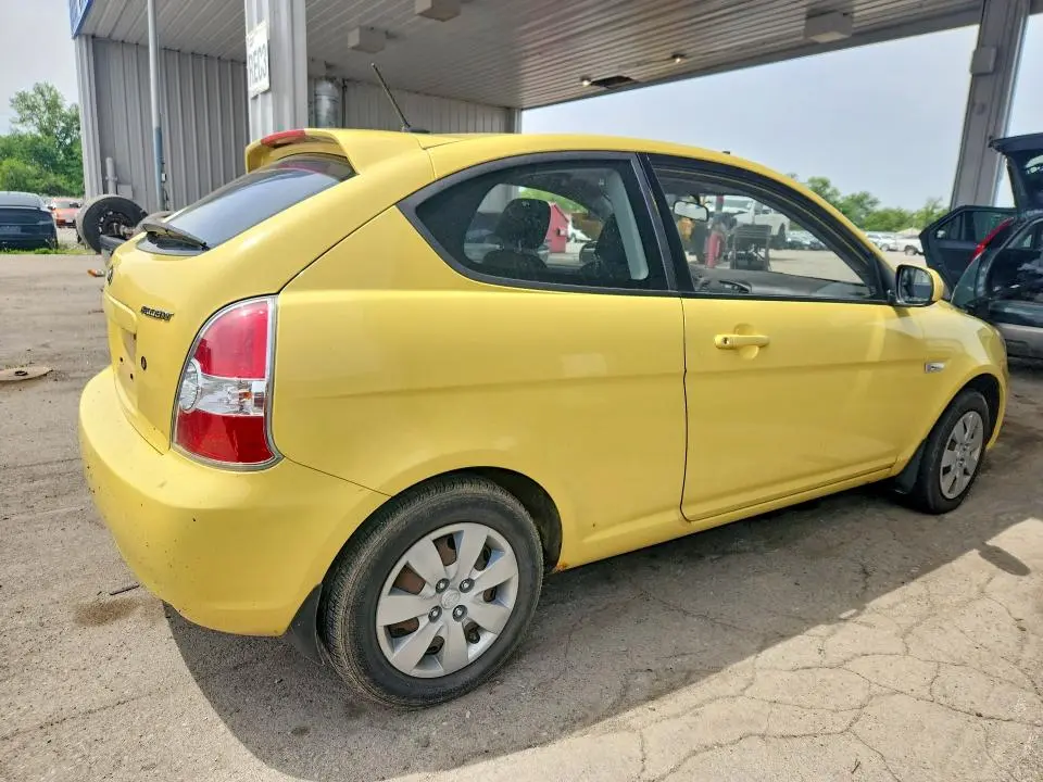 2010 HYUNDAI ACCENT GS  