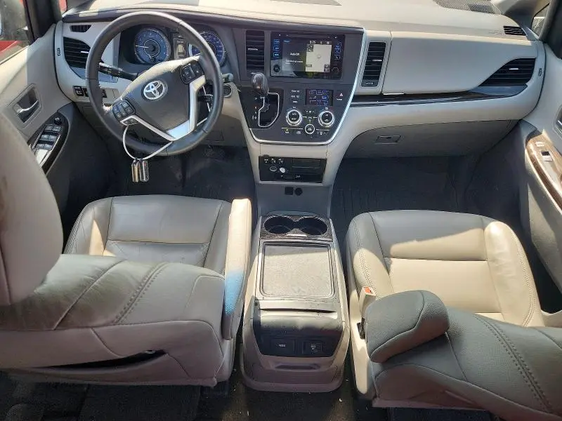2015 TOYOTA SIENNA   