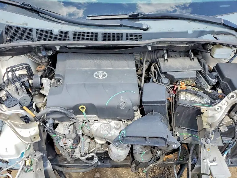2015 TOYOTA SIENNA XLE 8-PASSENGER  