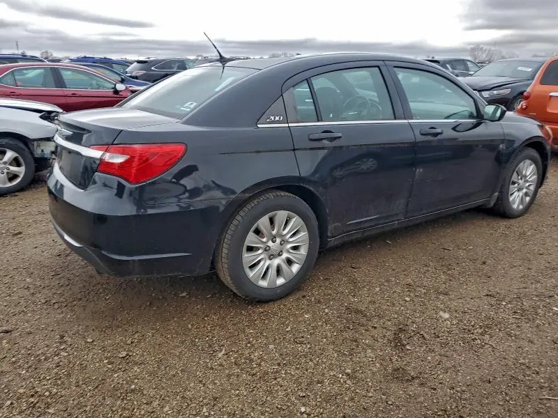 2013 CHRYSLER 200 LX  