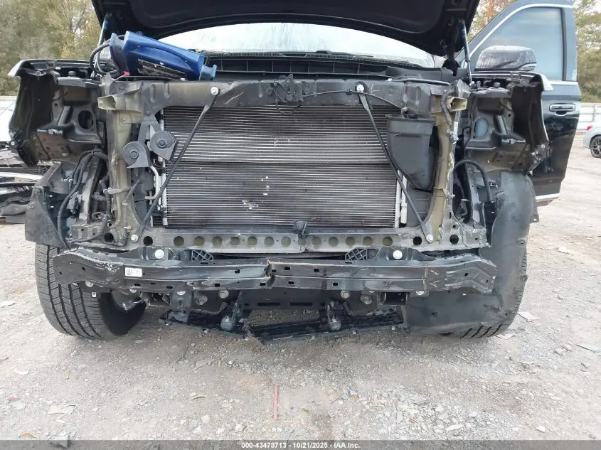 2022 GMC YUKON XL 4WD DENALI