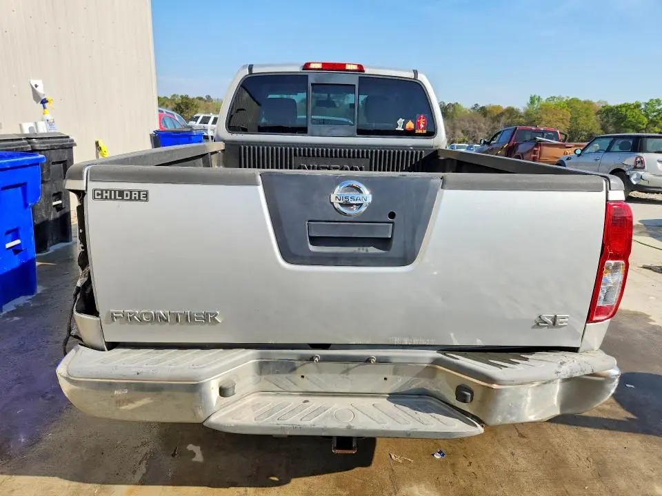 2010 NISSAN FRONTIER SE V6  