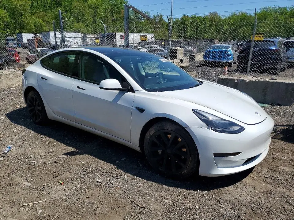 2023 TESLA 3   