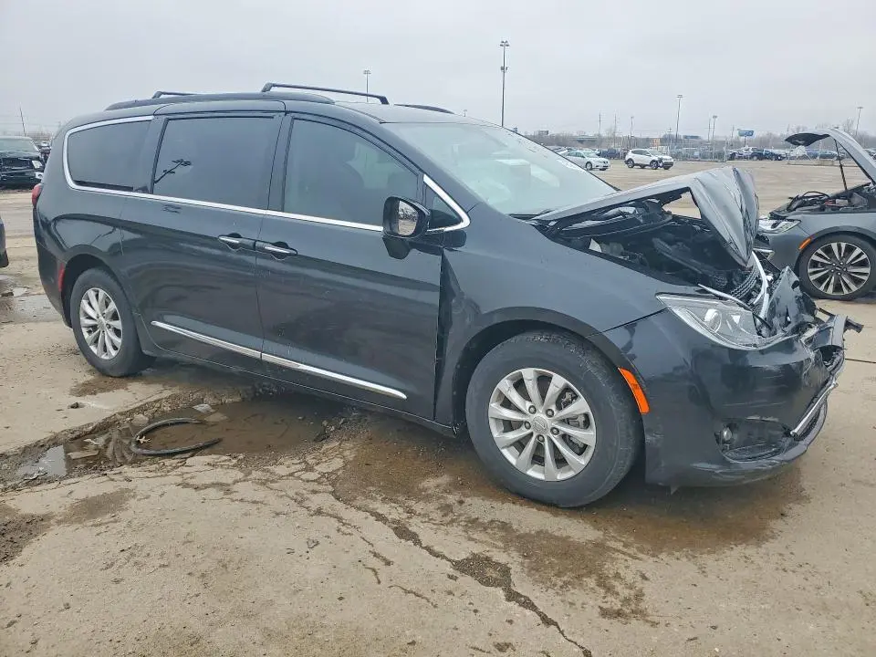 2017 CHRYSLER PACIFICA TOURING L  
