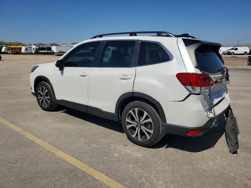 2024 SUBARU FORESTER   
