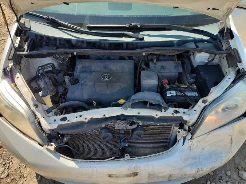 2011 TOYOTA SIENNA LIMITED 7-PASSENGER  