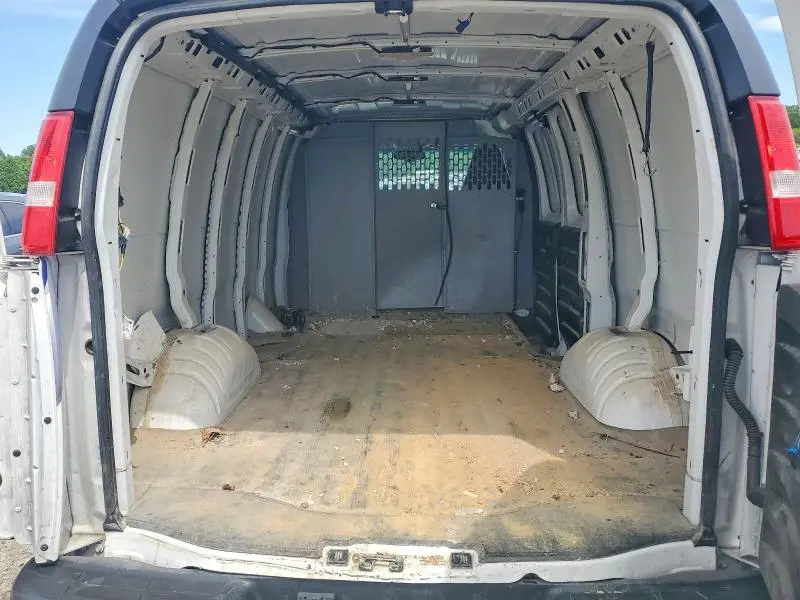 2023 GMC SAVANA G2500  