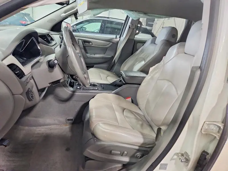 2013 CHEVROLET TRAVERSE LT  