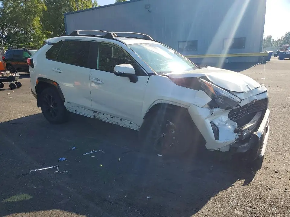 2022 TOYOTA RAV4 SE  