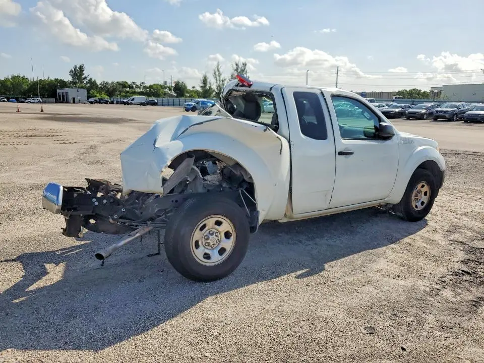 2016 NISSAN FRONTIER S  