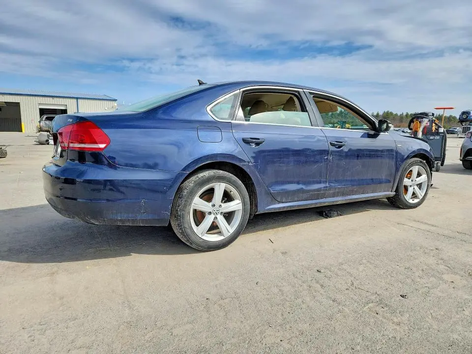 2015 VOLKSWAGEN PASSAT S  