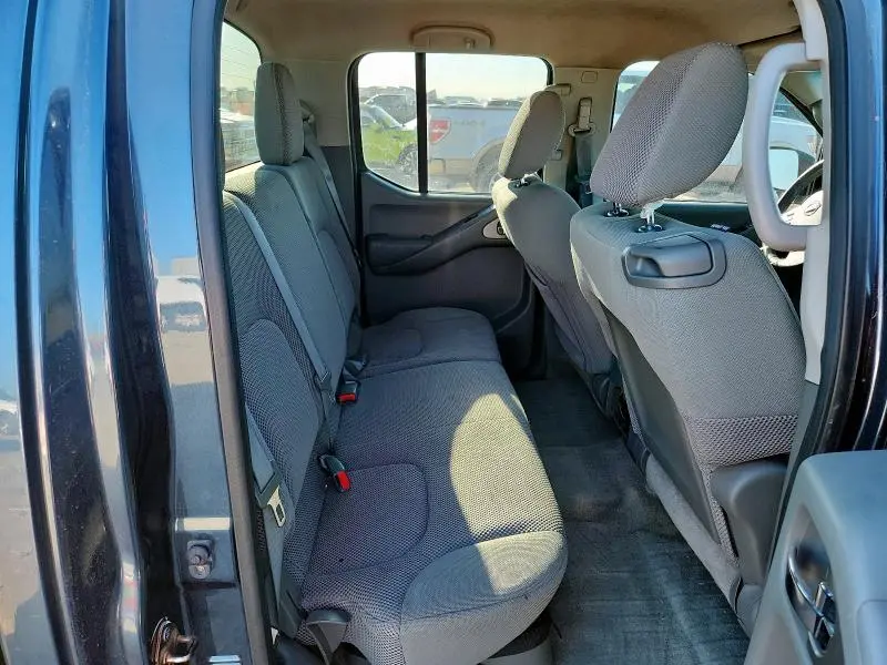 2013 NISSAN FRONTIER S  