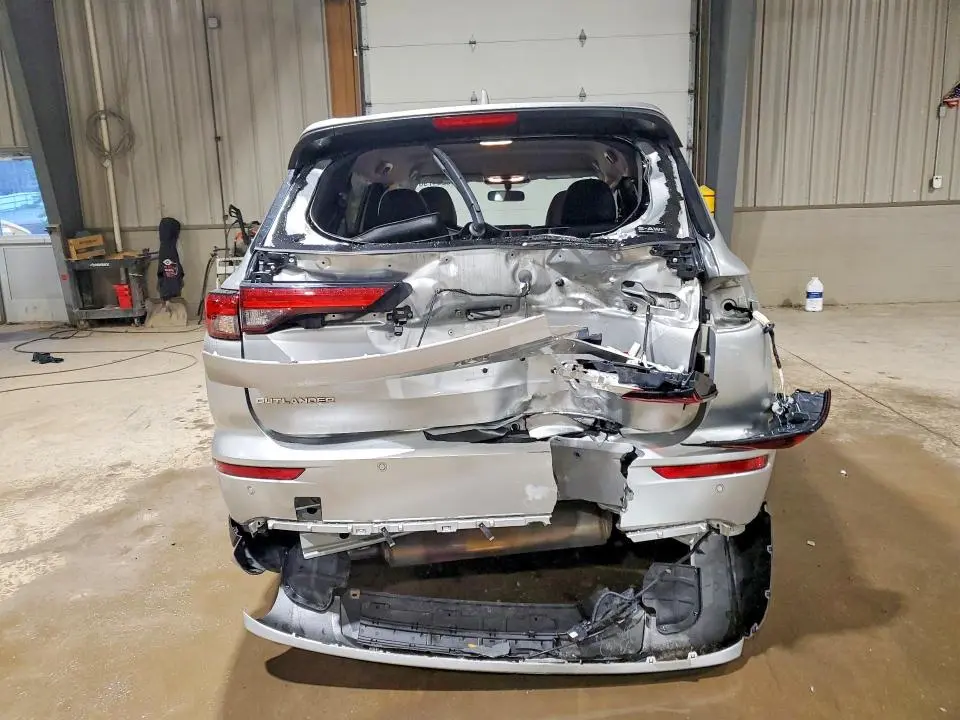 2024 MITSUBISHI OUTLANDER SE  