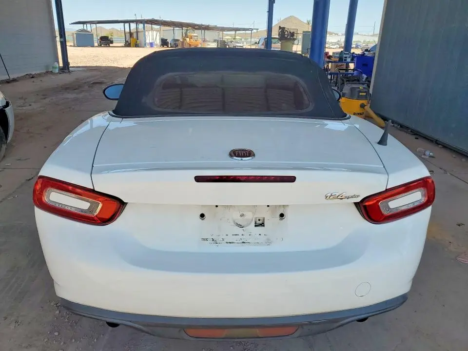 2017 FIAT 124 SPIDER CLASSICA  