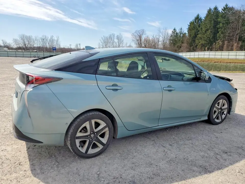 2017 TOYOTA PRIUS THREE TOURING  