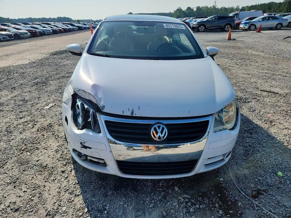 2011 VOLKSWAGEN EOS KOMFORT  