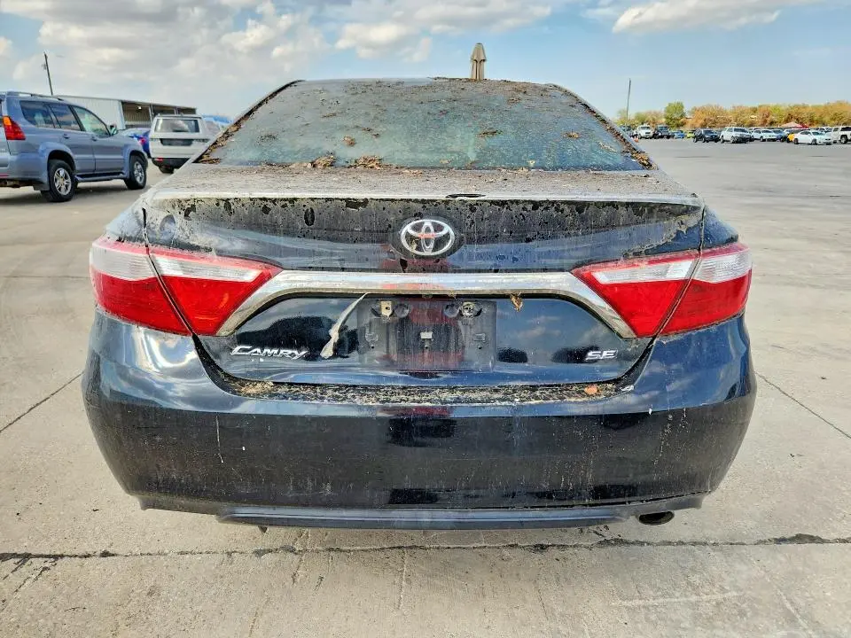 2017 TOYOTA CAMRY SE  
