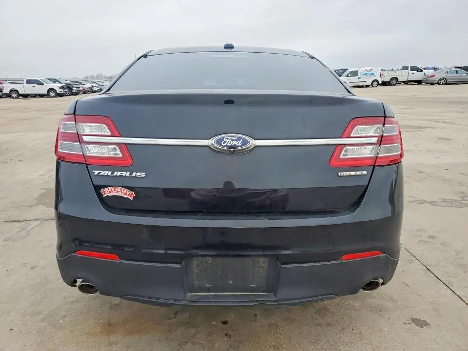 2018 FORD TAURUS SE  