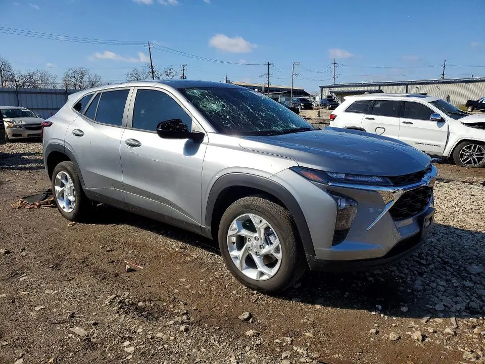 2025 CHEVROLET TRAX LS  