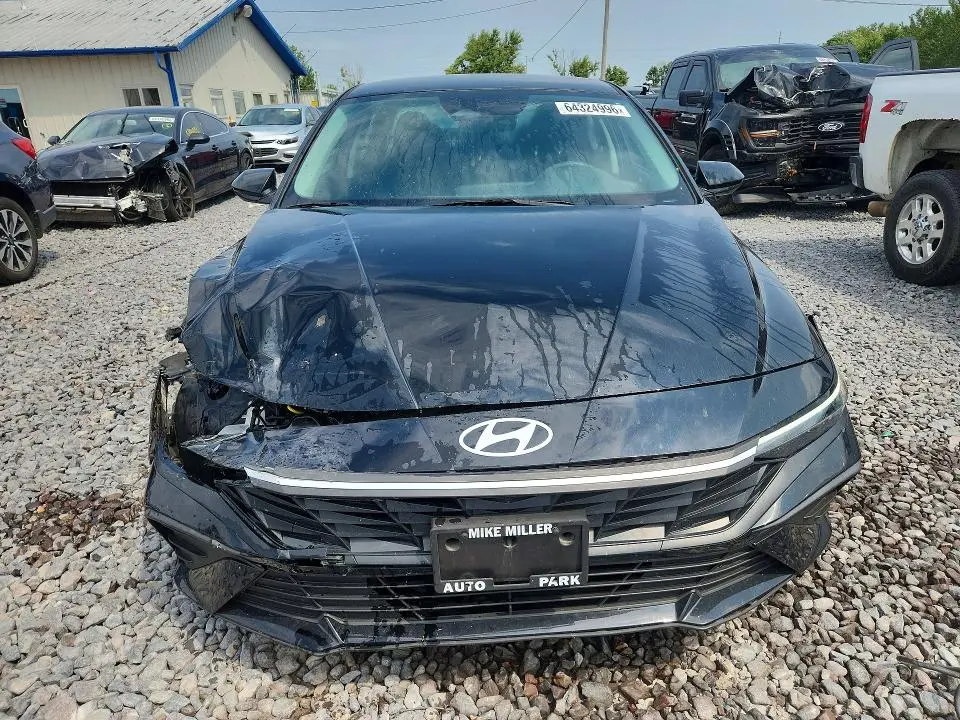 2024 HYUNDAI ELANTRA SEL  