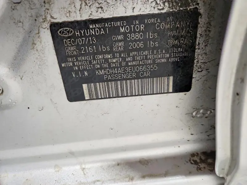 2014 HYUNDAI ELANTRA SE  