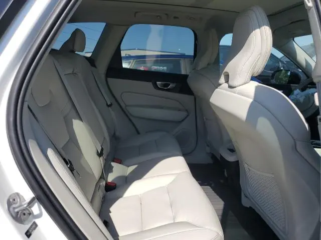 2024 VOLVO XC60 PLUS  