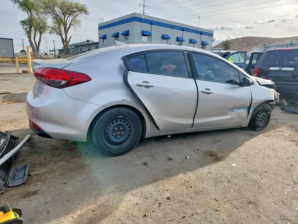 2018 KIA FORTE LX  