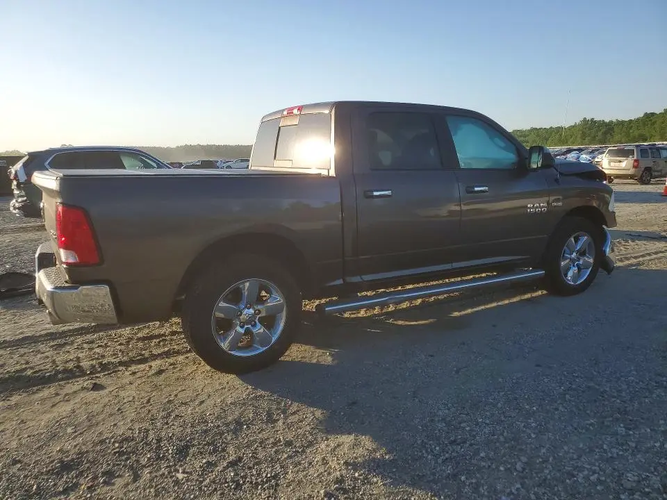 2018 RAM 1500 SLT  