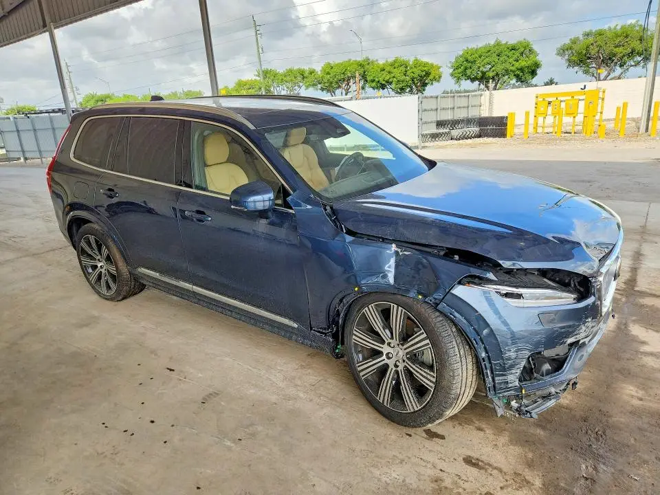 2025 VOLVO XC90 ULTRA  