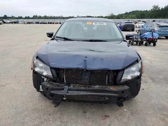 2013 VOLKSWAGEN PASSAT SE  