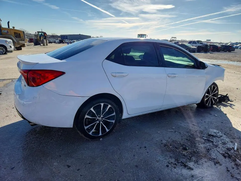 2019 TOYOTA COROLLA SE  