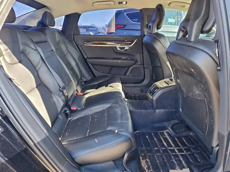 2018 VOLVO S90 T6 MOMENTUM  