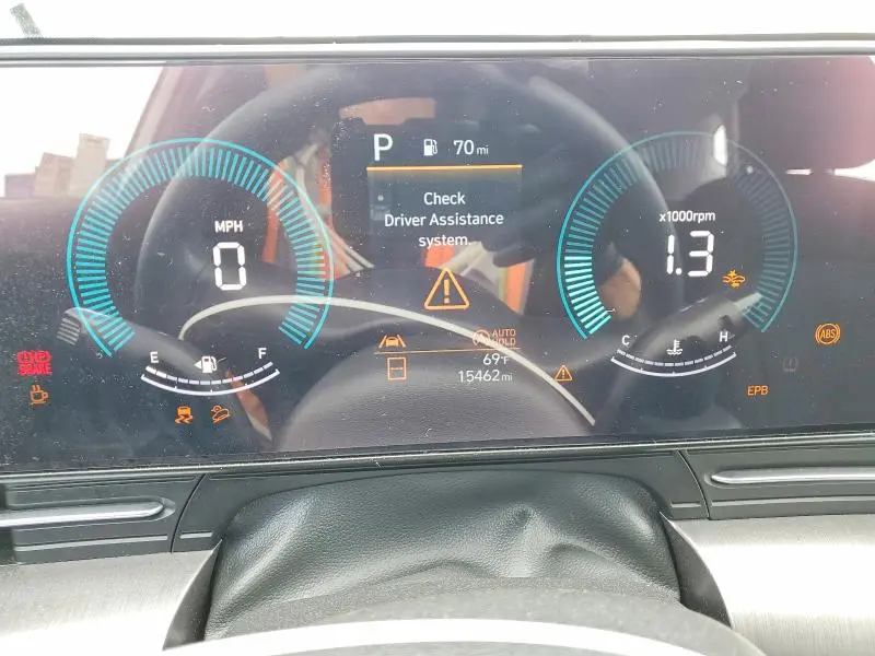 2025 HYUNDAI KONA SE  