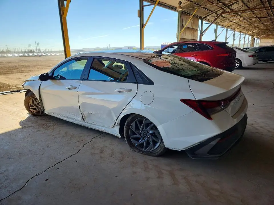 2024 HYUNDAI ELANTRA SEL  