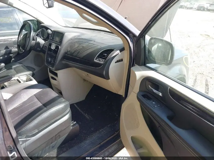 2013 CHRYSLER TOWN & COUNTRY TOURING